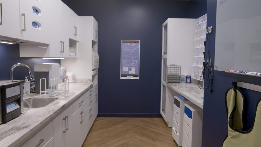 Dr. Wood customized the design of the sterilization area, including the layout of the sterilization center, to best adapt with his team’s dirty-to-clean workflow.
