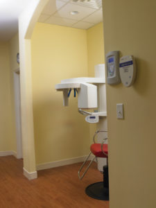 The X-ray unit is situated to promote efficient workflow. Equipped with Sirona XG3 and Progeny Preva DC