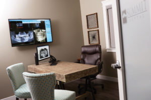 Consuiltation room of Winning Smiles