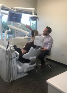 Doctor using Nomad Pro 2